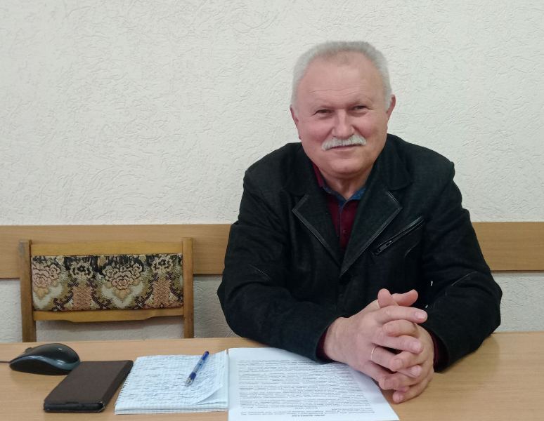 Доповідає професор Л.П. Царик - завідувач кафедри геоекології та гідрології